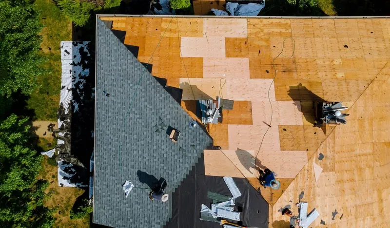 R&K roofing crew on a St. Augustine home